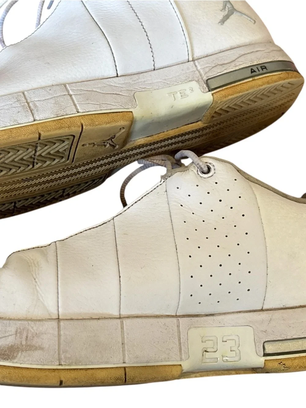 Jordan TE 2 Low Men’s White Leather Sneakers with Gum Soles size 11